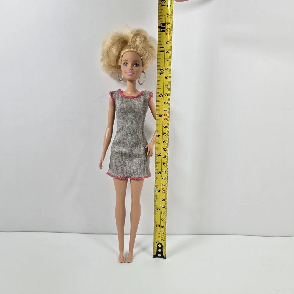 Barbie Doll Fashionista 2015 Doll,Dress, Earrings No Shoes